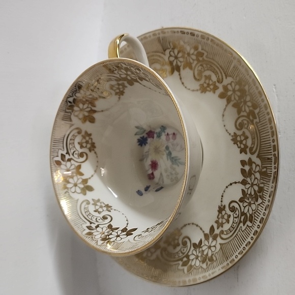 H&C Selb Bavaria Heinrich & CO Tea Cup &Saucer Gold pink Blue Flowers - Picture 4 of 9